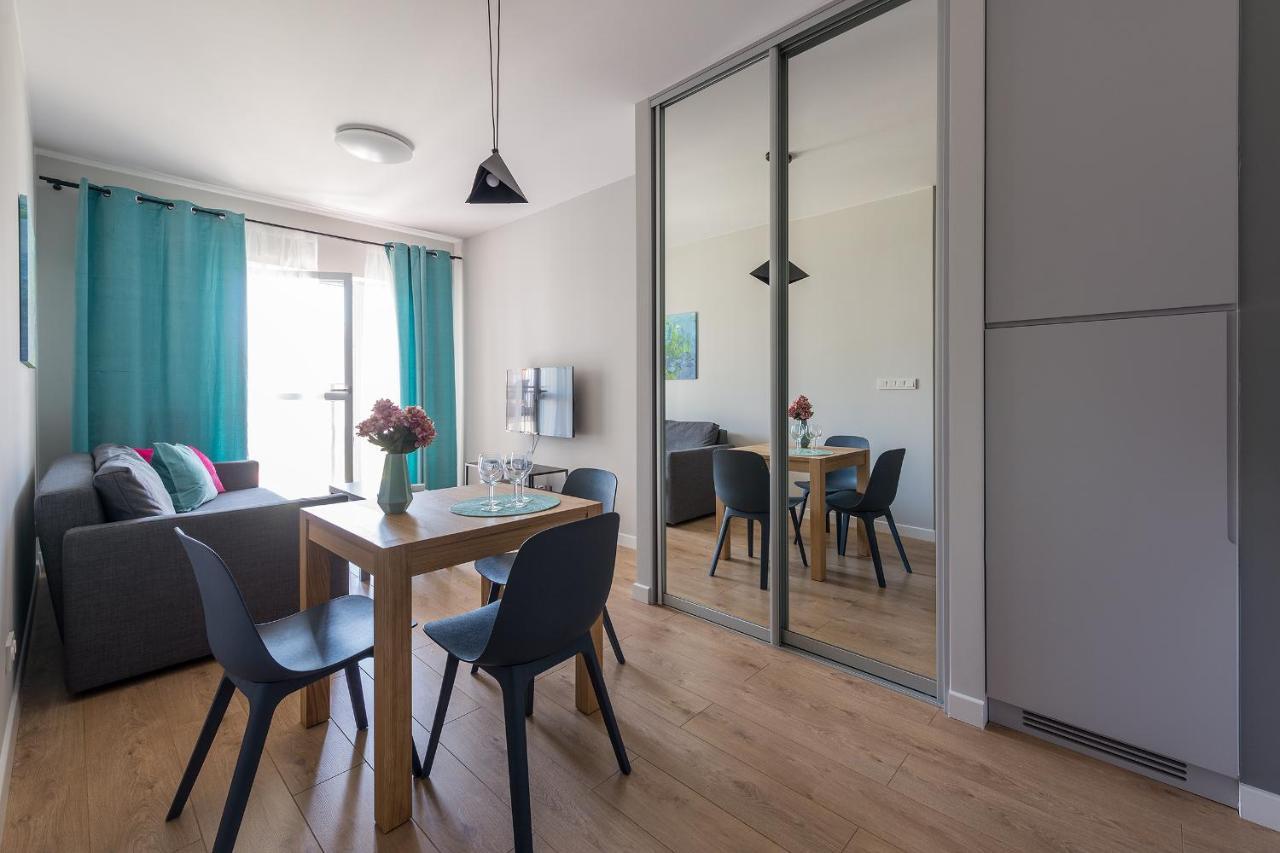 Okecie Airport Studio Bakalarska 2 P&O Serviced Apartments Варшава Экстерьер фото