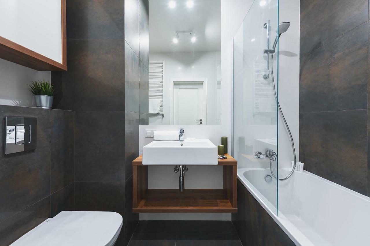 Okecie Airport Studio Bakalarska 2 P&O Serviced Apartments Варшава Экстерьер фото